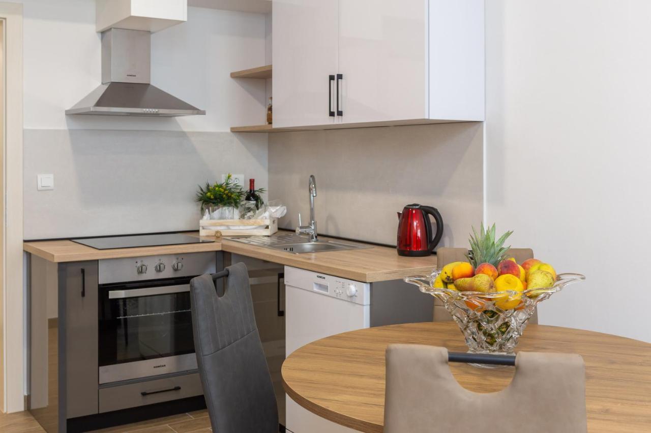 Direct Beach Apartments Jesenice  Esterno foto
