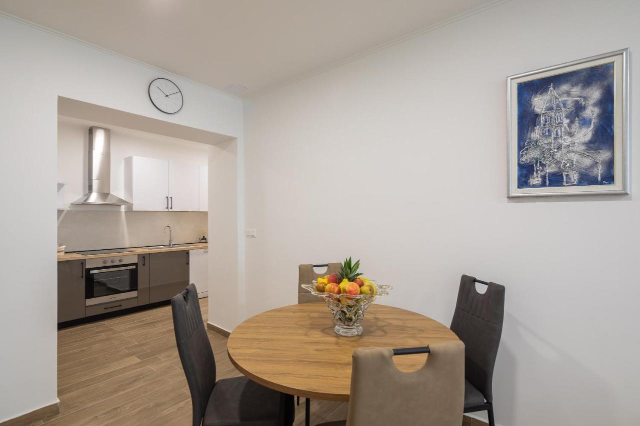 Direct Beach Apartments Jesenice  Esterno foto