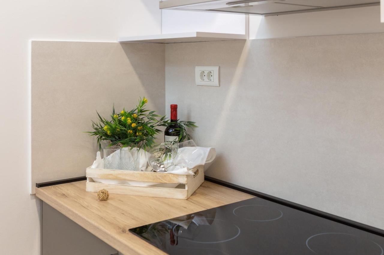 Direct Beach Apartments Jesenice  Esterno foto