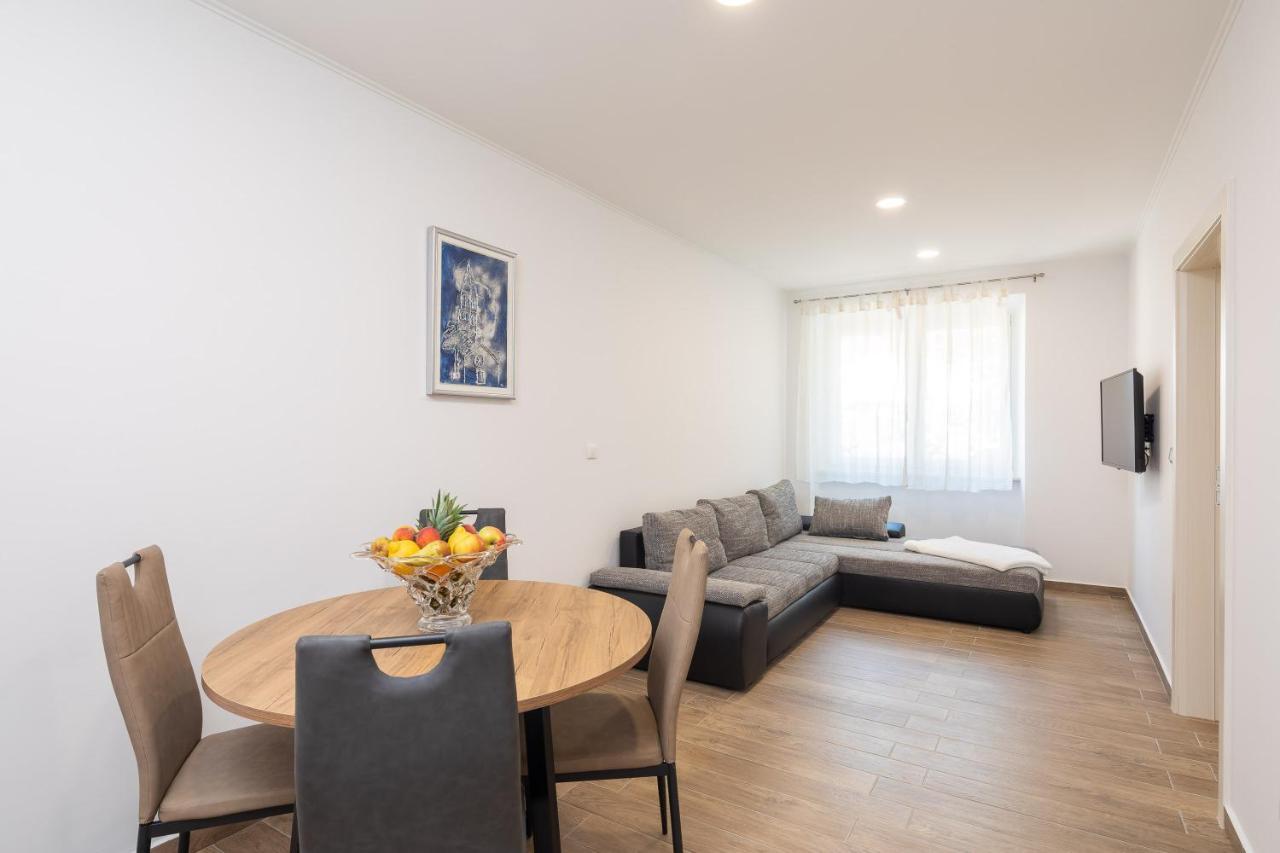 Direct Beach Apartments Jesenice  Esterno foto