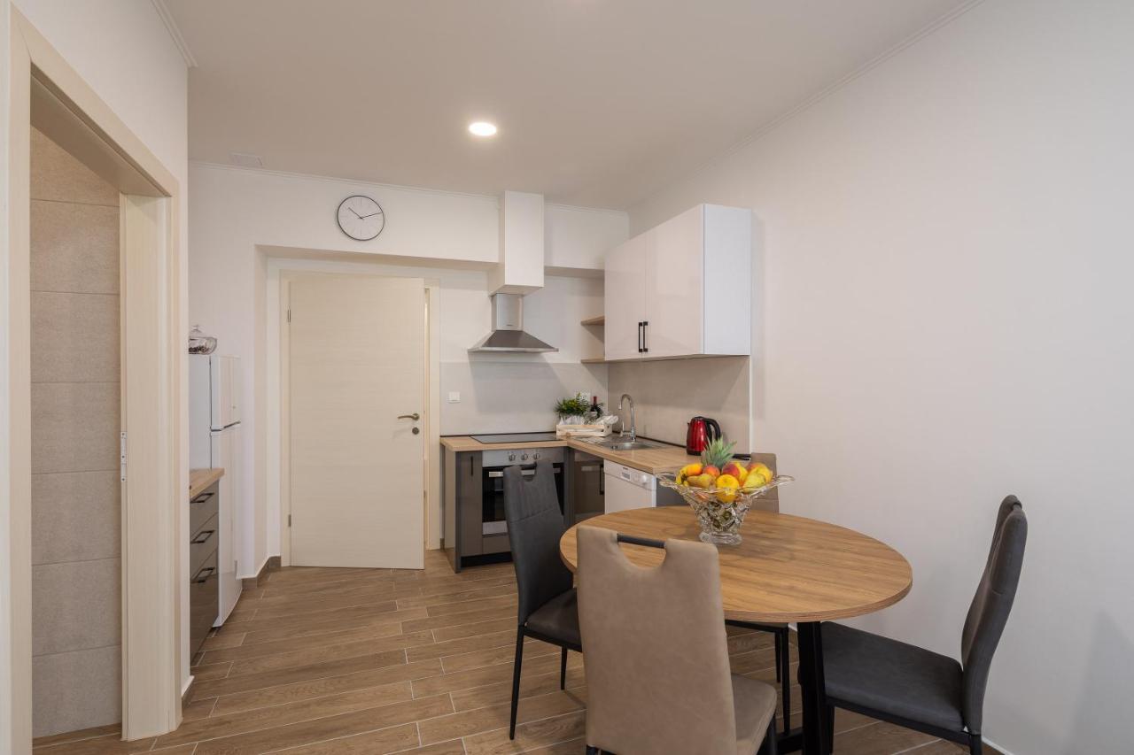 Direct Beach Apartments Jesenice  Esterno foto