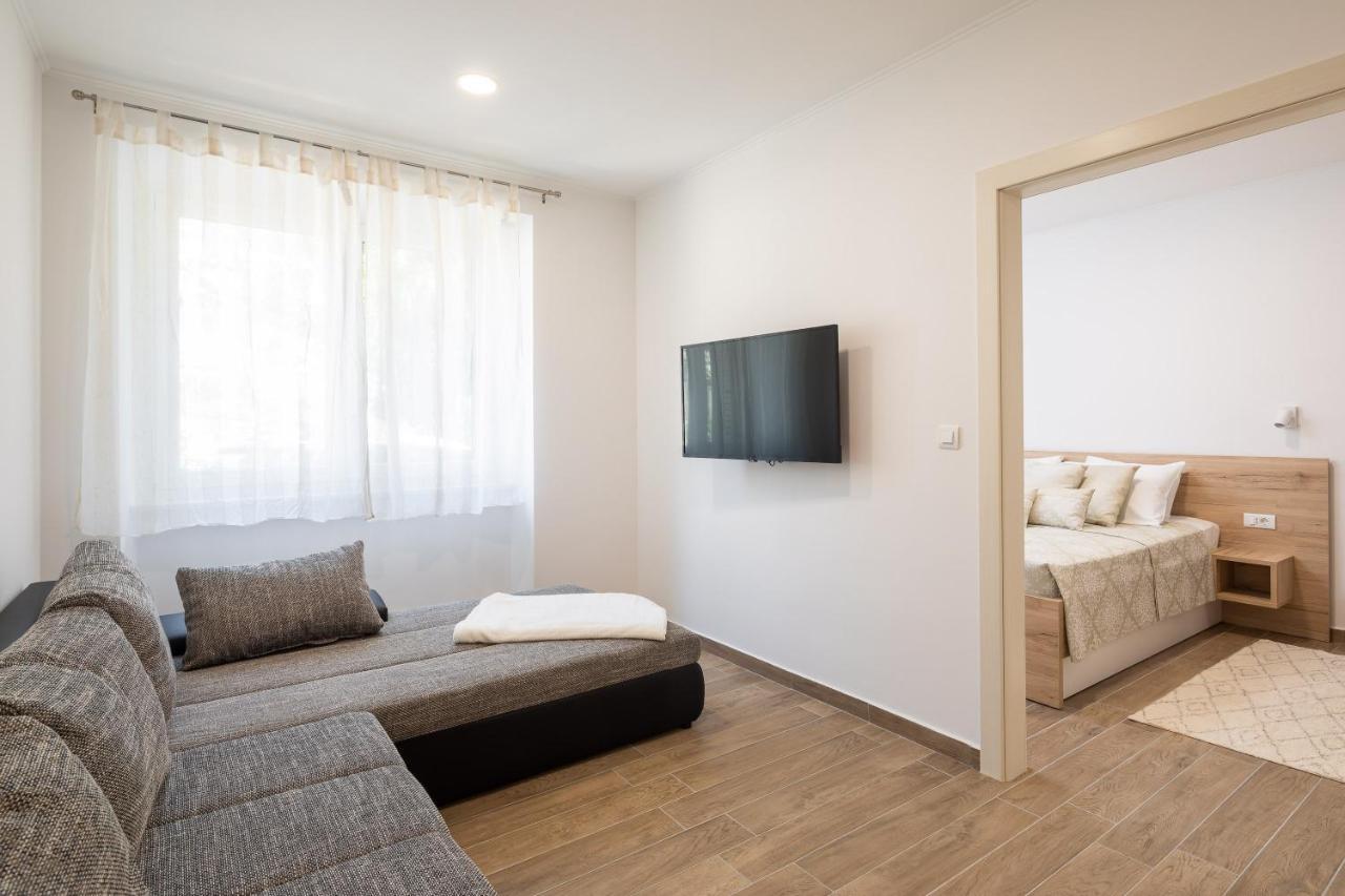 Direct Beach Apartments Jesenice  Esterno foto